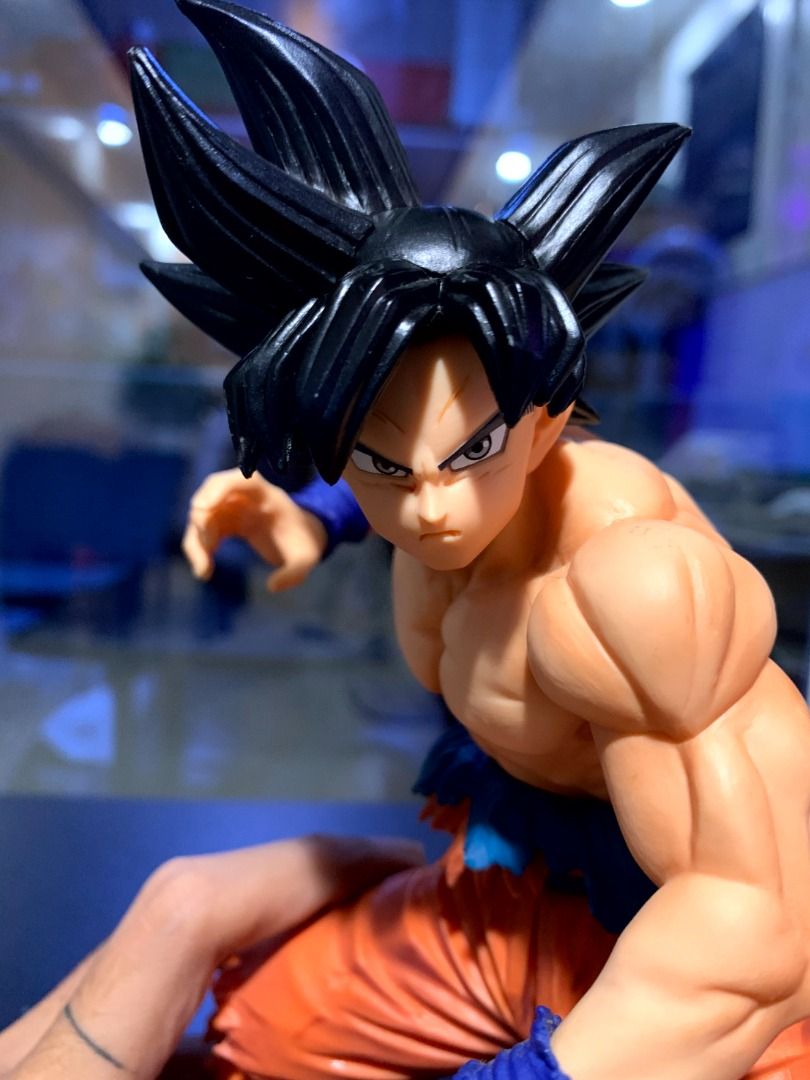 Masterlise - UI sign Goku (Category: Figurines & Statues) located in Davao. Submitted by store.teamdenzhobbies (Listing ID 1466734619, Image 2). Description: INFO: Authentic, Loose MARKINGS: Body ISSUE: No foot support & minor scratches.
