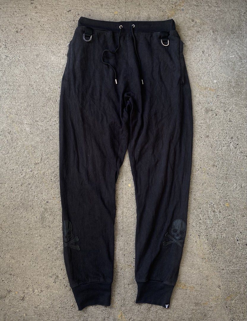 Mastermind World Leather Patch Logo Draw String Jogger Pants (Category: Joggers) located in Kalibo. Submitted by bryaninosa20819 (Listing ID 1466773922, Image 1). Description: Mastermind World Leather Patch Logo Draw String Jogger Pants Dimes : 28-34x39 Excellent Condition Color Rate 9/10 Need Wash.
