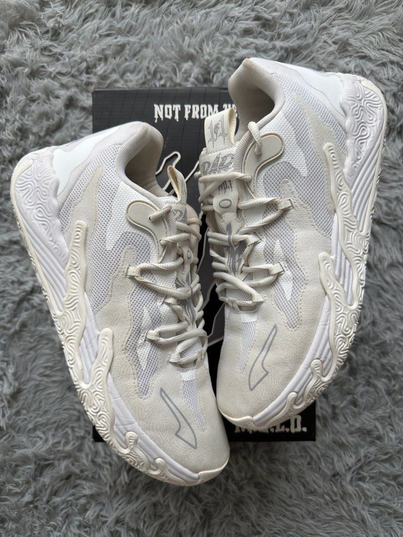 MB.03 Low White Gray Fog (Category: Shoe inserts & accessories) located in Quezon City. Submitted by shoeplug.ph (Listing ID 1466641908, Image 1). Description: MB.03 Low White Gray Fog size 10.5us M worn in great condition / complete ₱1,500 dm if interested.