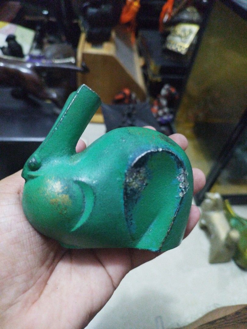 Metal rabbit with marking (Category: Vintage Collectibles) located in San Rafael. Submitted by jflshoppe1989 (Listing ID 1466648676, Image 2). Description: .