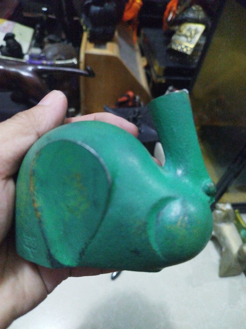 Metal rabbit with marking (Category: Vintage Collectibles) located in San Rafael. Submitted by jflshoppe1989 (Listing ID 1466648676, Image 1). Description: .