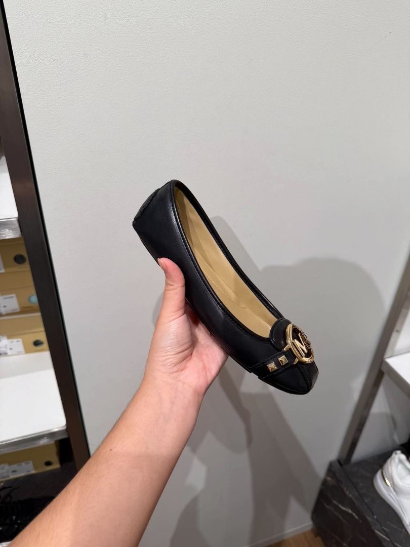Michael Kors Ballerina Black (Category: Shoe inserts) located in Rizal. Submitted by hiraya16 (Listing ID 1466647084, Image 2). Description: Pre order Womens5 to Womens9 DM for details..