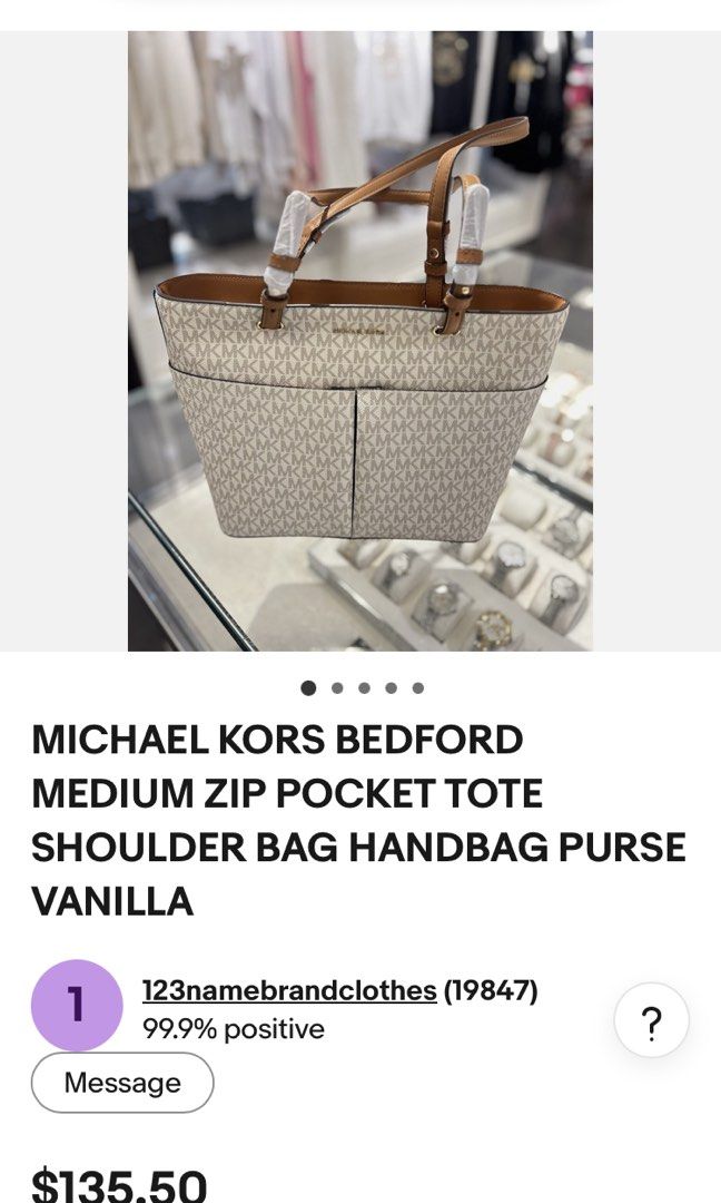 MICHAEL KORS BEDFORD MEDIUM ZIP POCKET SHOULDER BAG (Category: Shoulder Bags) located in General Mariano Alvarez. Submitted by adonid (Listing ID 1466652567, Image 2). Description: MICHAEL KORS BEDFORD MEDIUM ZIP POCKET SHOULDER BAG GOOD CONDITION NORMAL SIGN OF USAGE ONLY.