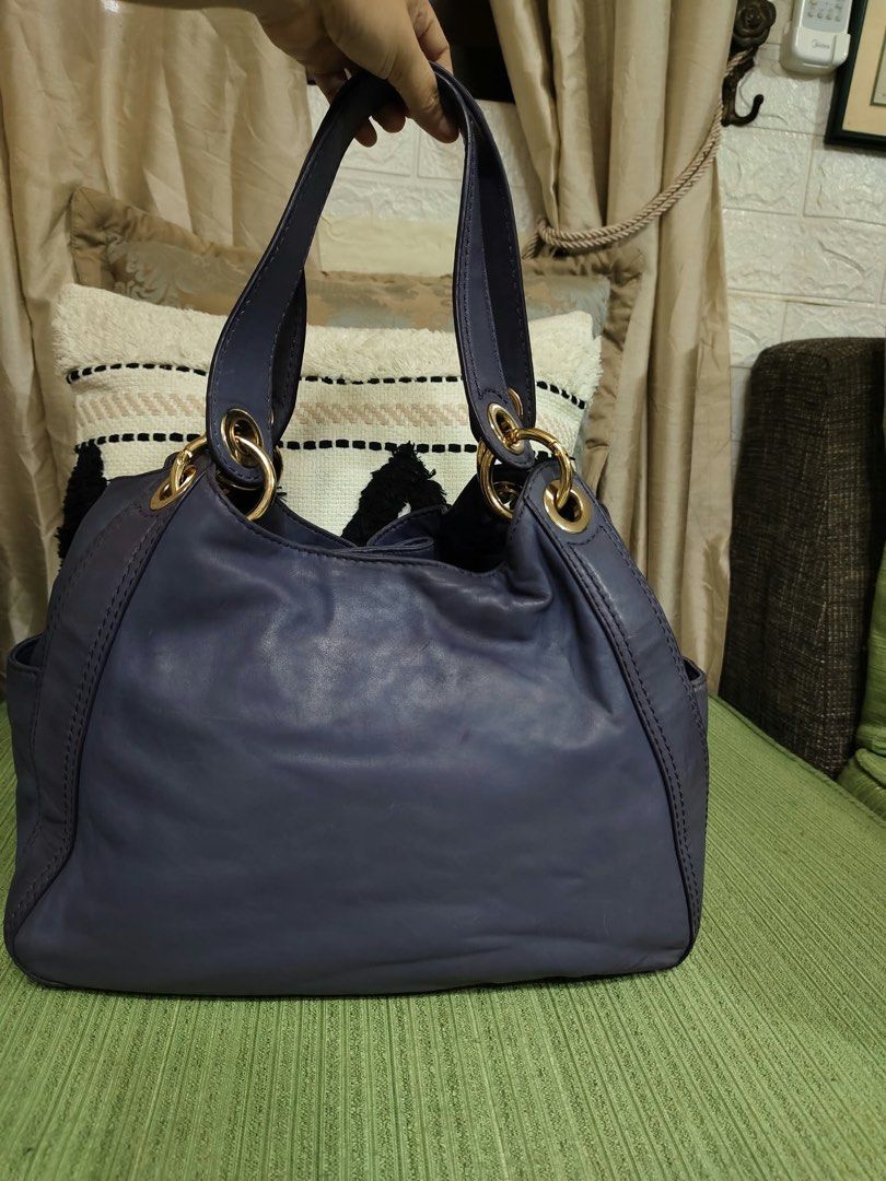 Michael Kors Hobo Bag (Category: Shoulder Bags) located in Cavite. Submitted by littlesweetshop (Listing ID 1466576927, Image 2). Description: Mop gcash Plus sf.