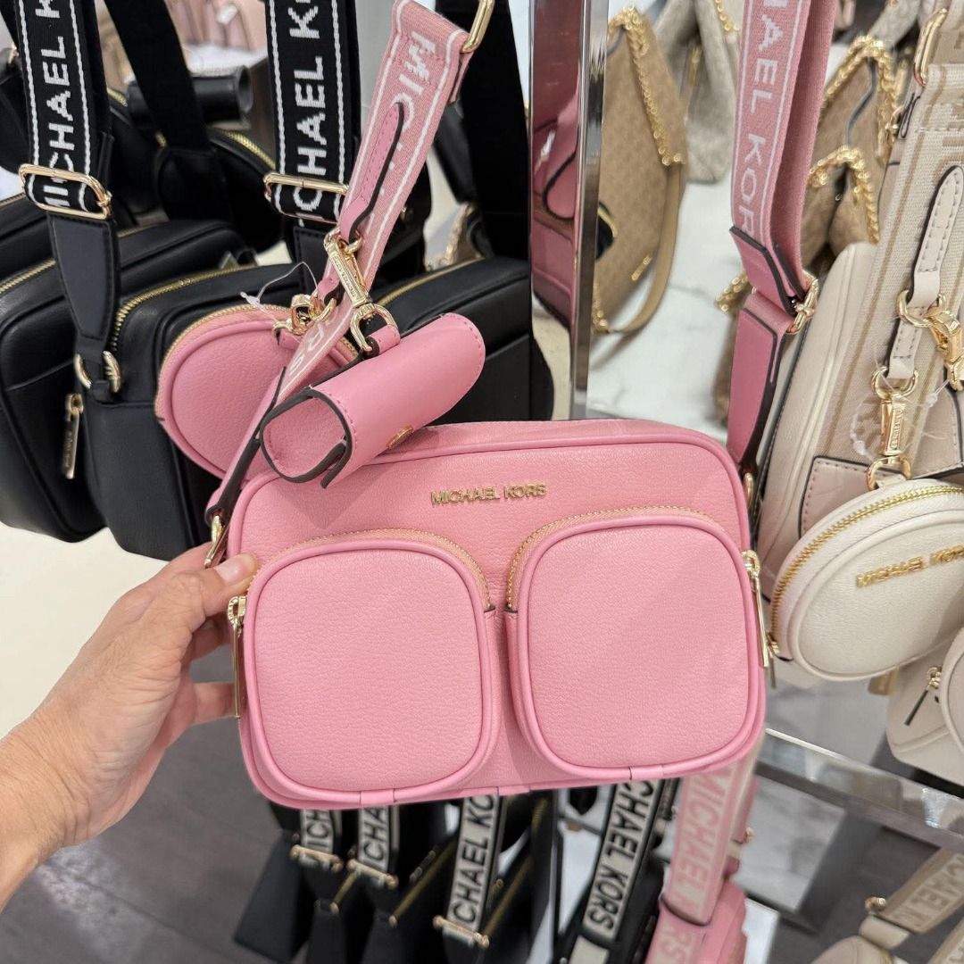 Michael Kors Jet Set (Category: Tote Bags) located in Rizal. Submitted by hiraya16 (Listing ID 1466699435, Image 2). Description: Pre order. DM for details.
