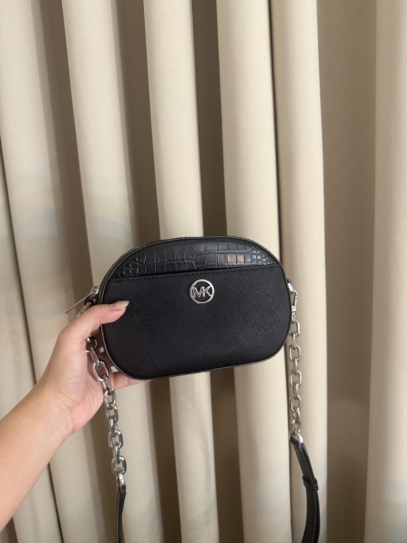 Michael Kors Jet Set Glam Bag MK (Category: Cross-body Bags) located in Pasay City. Submitted by declutterw_me (Listing ID 1466579882, Image 1). Description: No issues Guaranteed Original .