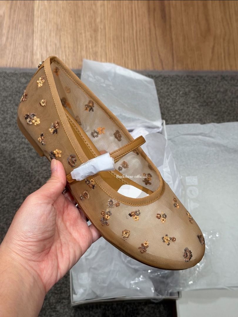 Michael Kors Mesh (Category: Shoe inserts) located in Rizal. Submitted by hiraya16 (Listing ID 1466646811, Image 2). Description: Pre order Womens5 to Womens9 DM for details..