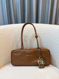 （分類：）位於 。 由 luxe.avenue 提交（商品編號 1466755155，圖片 1）。簡介： 。