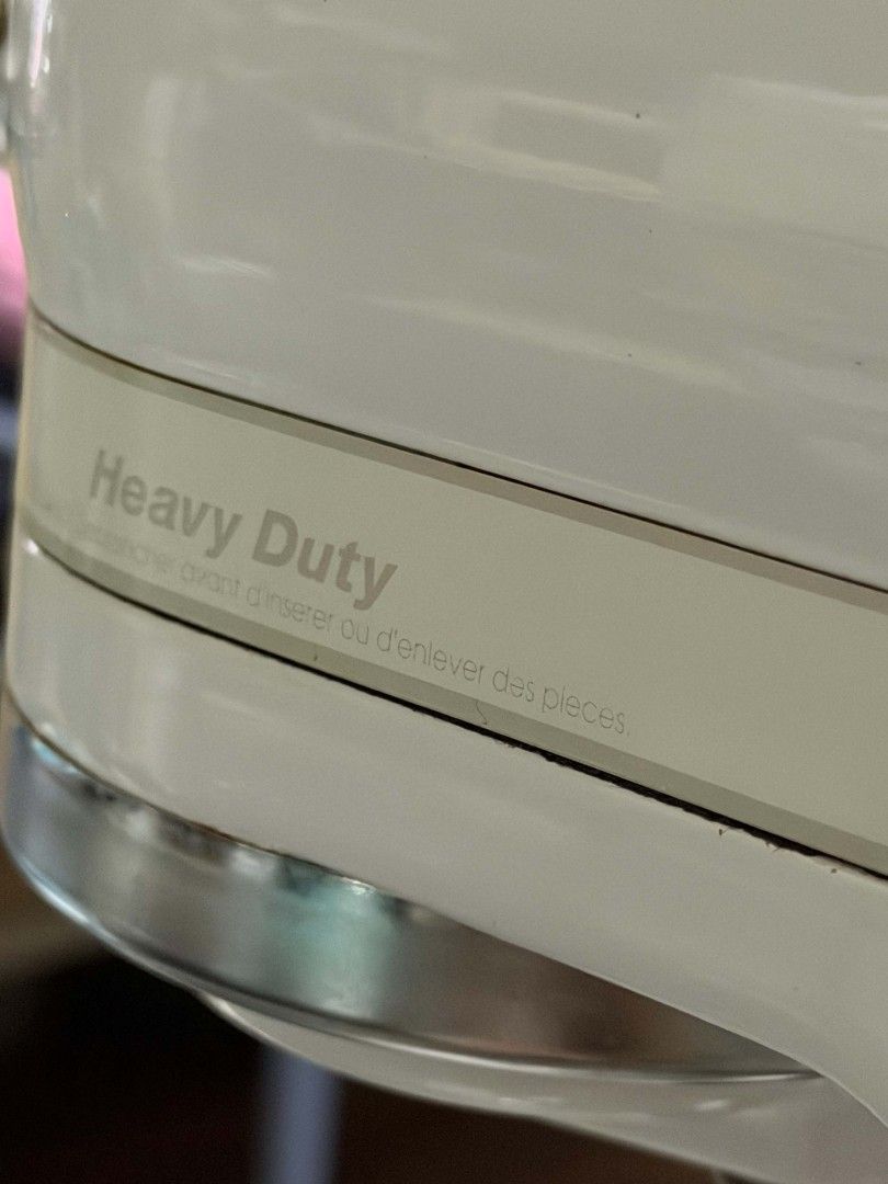 Mixer 220v (Category: Breadmakers) located in Manila. Submitted by freeriver.84187a (Listing ID 1466705446, Image 2). Description: Mixer with attachments meat grinder and and all the graters shreder.