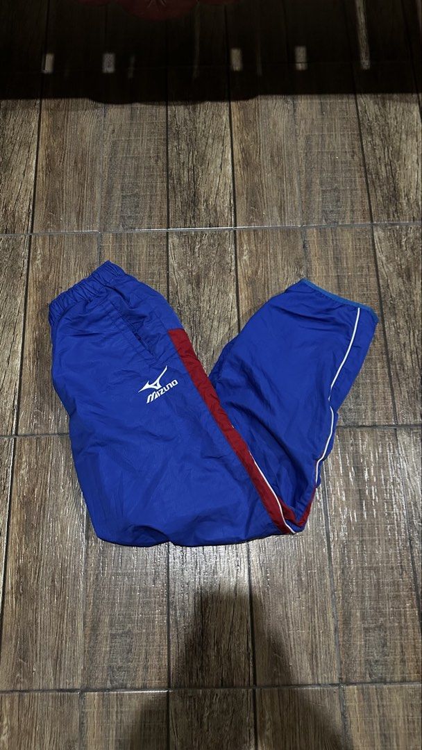 MIZUNO TRACKPANTS (Category: Joggers) located in Manila. Submitted by urban.vintage (Listing ID 1466744985, Image 1). Description: ISSUE: NONE (NEED WASH) MOP :GCASH (NO COD) SHIP VIA: LALAMOVE & J&T LOCATION: PASIG CITY LENGTH: 40 HEM :8-9 WIDTH :32-34.