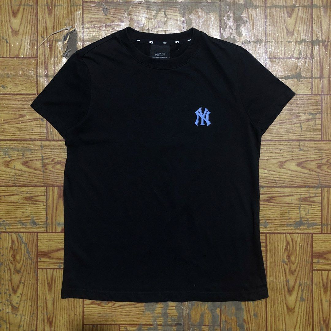 MLB Basic Logo New York Yankees Tee (Category: Shirts) located in Dasmarinas. Submitted by corenyxmessy_3rd_account (Listing ID 1466743734, Image 1). Description: width - 19 length - 25.5.
