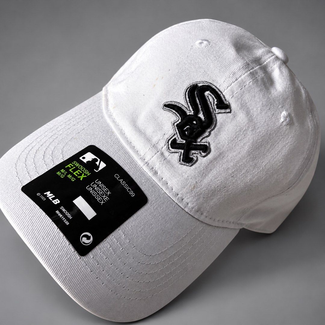 MLB CHICAGO WHITE SOX BASEBALL CAP (Category: Activewear) located in Taguig. Submitted by clarrk95 (Listing ID 1466628346, Image 2). Description: MLB Chicago White Sox Baseball Cap PRICE: ₱150 ONLY! FLAWS: minor dirt | stain Stocked in closet ✅ brandnew ✅ add shipping fee ✅ ignoring LP inquiry Shipping: Lalamove | J&T | LBC Location: Taguig📍 Payment: Gcash | Bank | Cash FB: THRFT IG: thrft_25 DM for more detailed pics.📩.