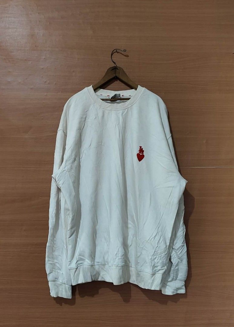 MLB LA (Category: Hoodies) located in Tubigon. Submitted by negosyanthrift (Listing ID 1466675388, Image 1). Description: MLB LA Size:Large 23.5x27.5 No issue As new condition Need wash only Fully Embroidery Design 🏷️849+sf.