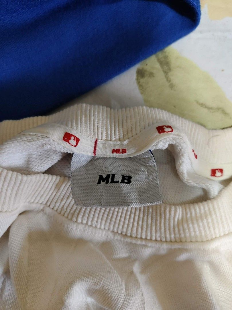 MLB LA (Category: Hoodies) located in Tubigon. Submitted by negosyanthrift (Listing ID 1466675388, Image 3). Description: MLB LA Size:Large 23.5x27.5 No issue As new condition Need wash only Fully Embroidery Design 🏷️849+sf.