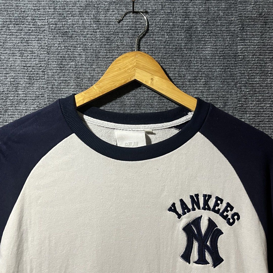 MLB NEW YORK YANKEES (Category: Activewear) located in Naga. Submitted by goodfinds_only.v1 (Listing ID 1466582233, Image 2). Description: FOR SALE -MLB NEW YORK YANKEES SIZE:MEDUIM MEASUEREMENTS WIDTH:21 INCHES LENGTH:28 INCHES COLOR RATE:10/10 EXCELLENT CONDITION NO FLAWS DM ME TO PURCHASE!.