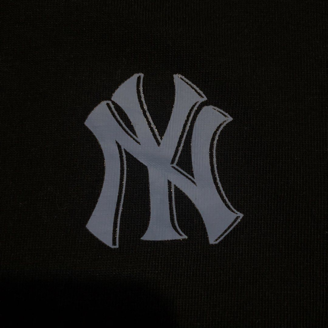 MLB NY classic Tee (Category: Shirts) located in Dasmarinas. Submitted by cornyxmessy (Listing ID 1466749765, Image 2). Description: width - 19 length - 25.5.