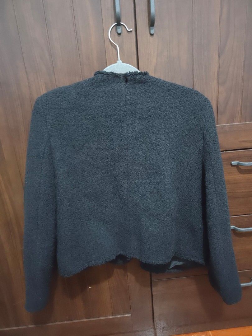 MNG Black Textured Button-Up Jacket Size L (Category: Coats, Jackets and Outerwear) located in Quezon City. Submitted by sashasarisarishoppe (Listing ID 1466667648, Image 2). Description: - Brand: MNG - Material: Premium Italian fabric with a textured fleece-like feel - Size: L (US/MEX L) - Origin: Made in Morocco - Closure: Button-up front with metallic round buttons - Pockets: Four front pockets with flaps - Style: Long sleeves, versatile and c