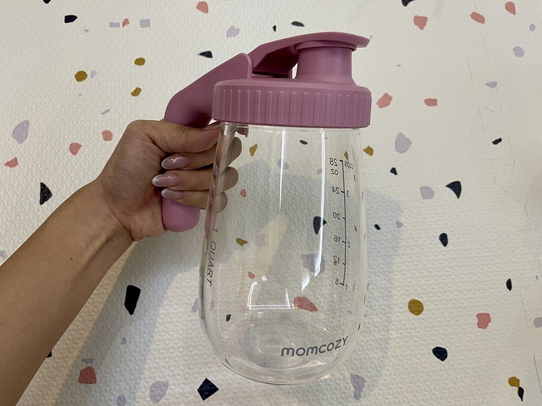 Momcozy pitcher (Category: Maternity Care) located in Antipolo. Submitted by chelsiesm (Listing ID 1466644634, Image 1). Description: No box .