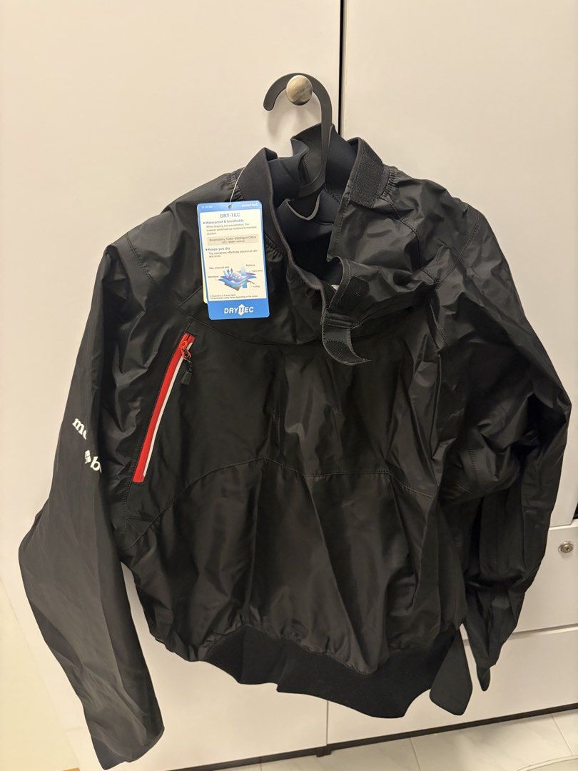 全新Mont-bell 玩水防水外套 Paddling Jacket Black XL （分類：外套及戶外衣服）位於 Hong Kong。 由 happyhouse2 提交（商品編號 1466741347，圖片 2）。簡介： 全新Mont-bell 玩水防水外套 Paddling Jacket ，加大碼，搵朋友係日本買返黎，香港無得賣，全新，牌都味拆，可惜唔岩着，轉讓比玩水既朋友😙😙 Mont-bell paddling jacket in black, size XL. Model number 1127475. Dry-tec waterproof and breathable fabric. Double tube waist construction for waterproofing. Brand new with original tags attached. Retails for 19,250 yen. Great gear for kayaking, canoein