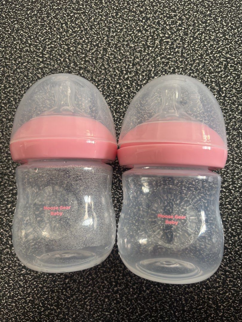 Moosegear Baby Bottles (Category: Breastfeeding & Bottle Feeding) located in Taguig. Submitted by grzest (Listing ID 1466606529, Image 1). Description: Php200 both.