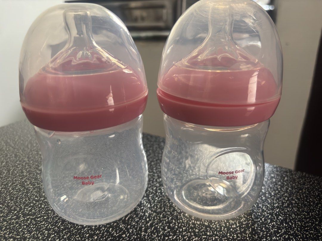 Moosegear Baby Bottles (Category: Breastfeeding & Bottle Feeding) located in Taguig. Submitted by grzest (Listing ID 1466606529, Image 3). Description: Php200 both.