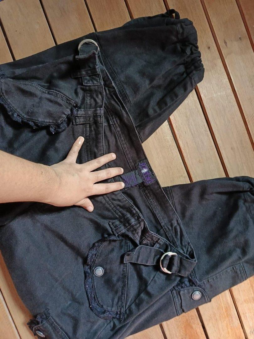 Morbid Goth Capri Pants (Category: Jeans) located in Manila. Submitted by iscreammi30915 (Listing ID 1466666804, Image 3). Description: RFS: TOO BIG FOR ME.