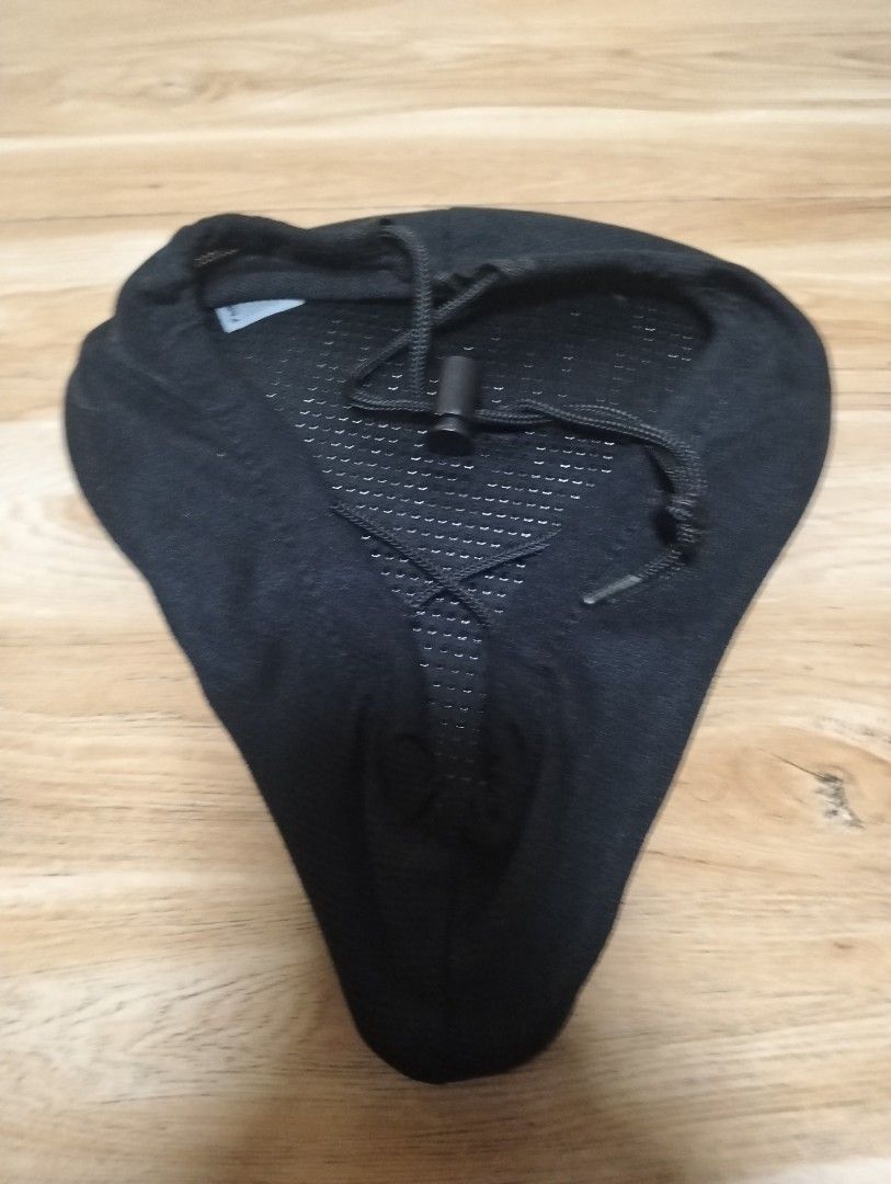 MOUNTAIN BIKE GEL PAD (Category: Bicycles) located in Cabuyao City. Submitted by trip10clothing (Listing ID 1466571222, Image 3). Description: READ FIRST.. FOR SALE: SADDLE GEL PAD Good for long rides -BIKE MATE SADDLE GEL PAD- Brandnew 270x260mm PRICE: 600 Fixed -BELL GEL PAD- Good Condition Erase na ung script logo PRICE: 400 Fixed PICK UP OR SHIPPING LOCATION: Cabuyao Laguna -NO COD/COP- DM📩.