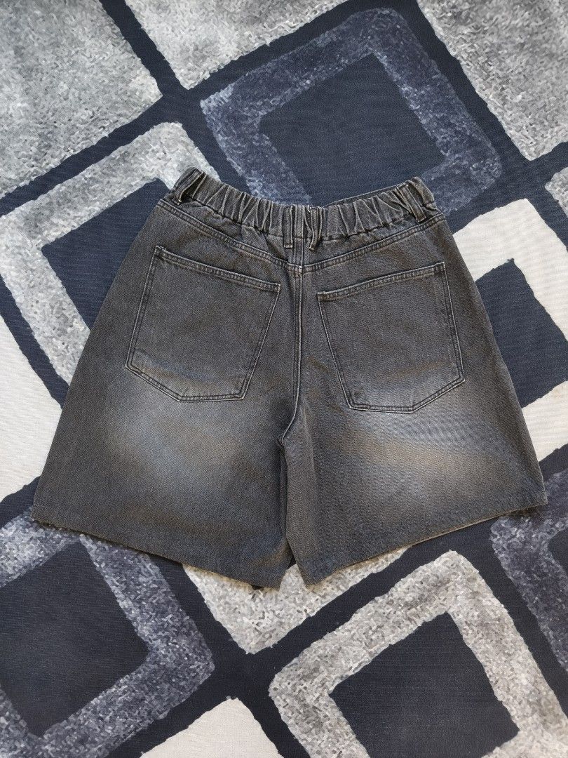 MP+ Brothers Baggy Washed Jorts (Category: Shorts) located in Andop. Submitted by kyutoryuu (Listing ID 1466622696, Image 2). Description: MP+ Washed Jorts •Waist: 32-34 •Length: 23 •Thigh: 17 •Hem: 15.5 •Condition: Excellent •Issue: none.