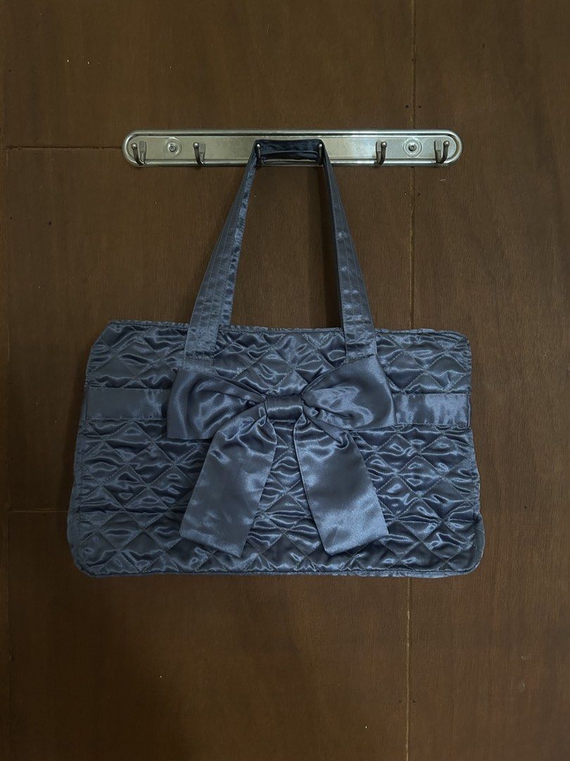 NaRaYa Bag ♡ (Satin Blue) (Category: Shoulder Bags) located in Manila. Submitted by minihys (Listing ID 1466582094, Image 1). Description: ✨ pre-loved / authentic naraya bag ✨ cute, timeless & perfect for everyday use ✨ good condition ✨ spacious enough for your essentials .