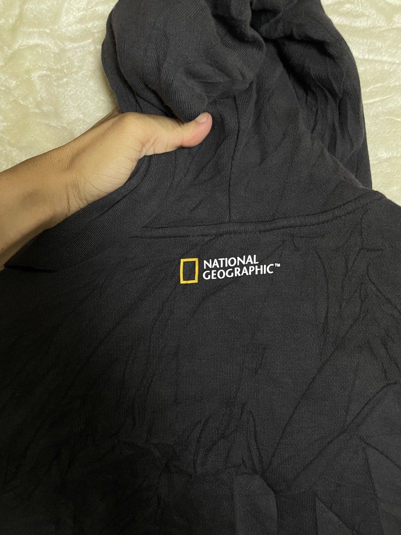 National Geographic (Category: Coats, Jackets and Outerwear) located in Molave. Submitted by ikong_thrift07 (Listing ID 1466573644, Image 3). Description: .