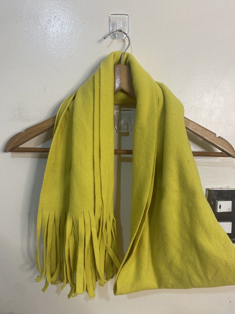 Neon fleece long scarf s13 (Category: Scarves) located in Baguio. Submitted by buyforless_2600 (Listing ID 1466683546, Image 1). Description: .