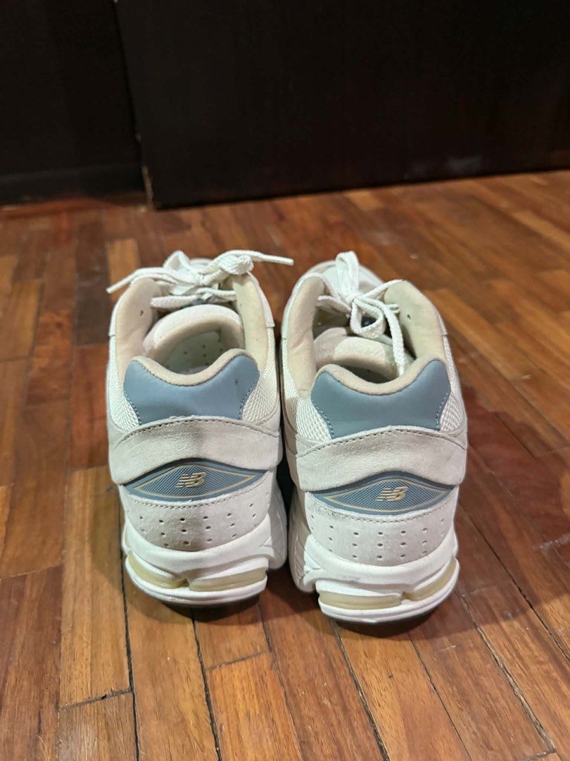 New Balance 2002R (US 10.5) (Category: Sneakers) located in Manila. Submitted by avok4yedo (Listing ID 1466765304, Image 3). Description: Newbalance 2002R Off White size 10.5 USused 5x only.