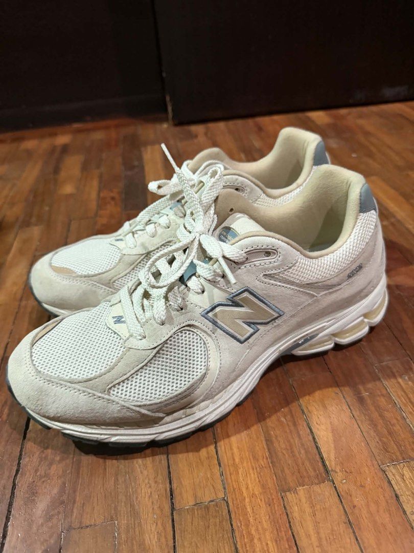 New Balance 2002R (US 10.5) (Category: Sneakers) located in Manila. Submitted by avok4yedo (Listing ID 1466765304, Image 1). Description: Newbalance 2002R Off White size 10.5 USused 5x only.
