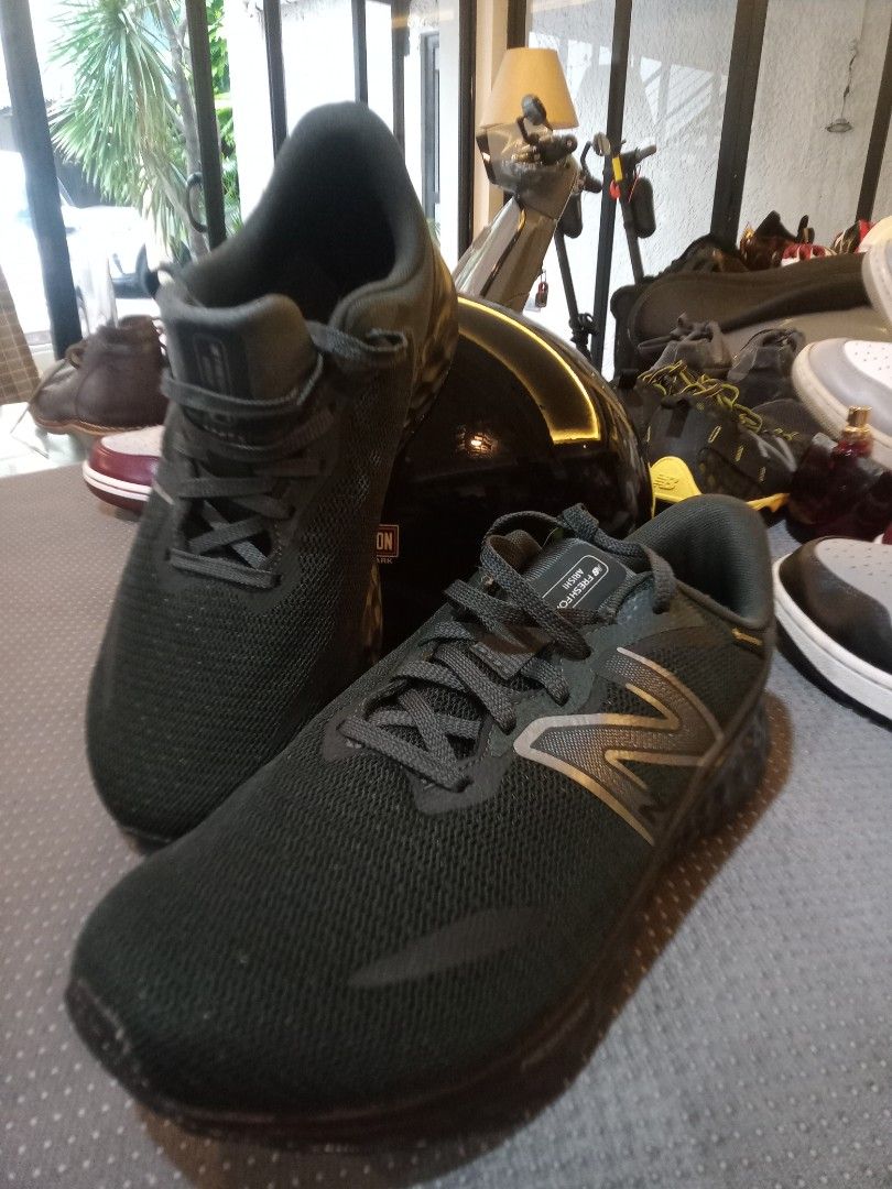 New Balance Arishi (Category: Sneakers) located in Makati City. Submitted by pardsroman (Listing ID 1466589845, Image 2). Description: MOP via BPI or gcash payment first before delivery no return no exchange. shipping at buyers expense US 9.
