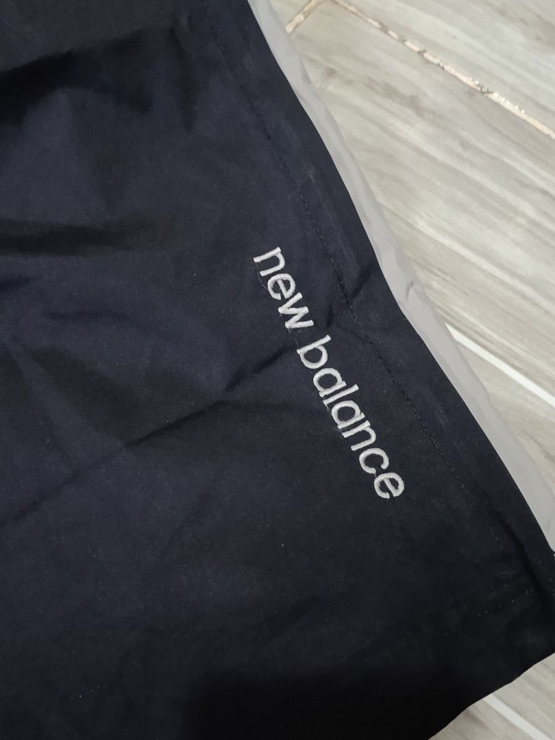 NEW BALANCE NYLON JOGGING PANTS (freeshipping) (Category: Activewear) located in Quezon City. Submitted by gyl-stop (Listing ID 1466723369, Image 3). Description: free shipping zipper 29-36 x 41.5 very good condi cr: 9.5/10 issue: none.