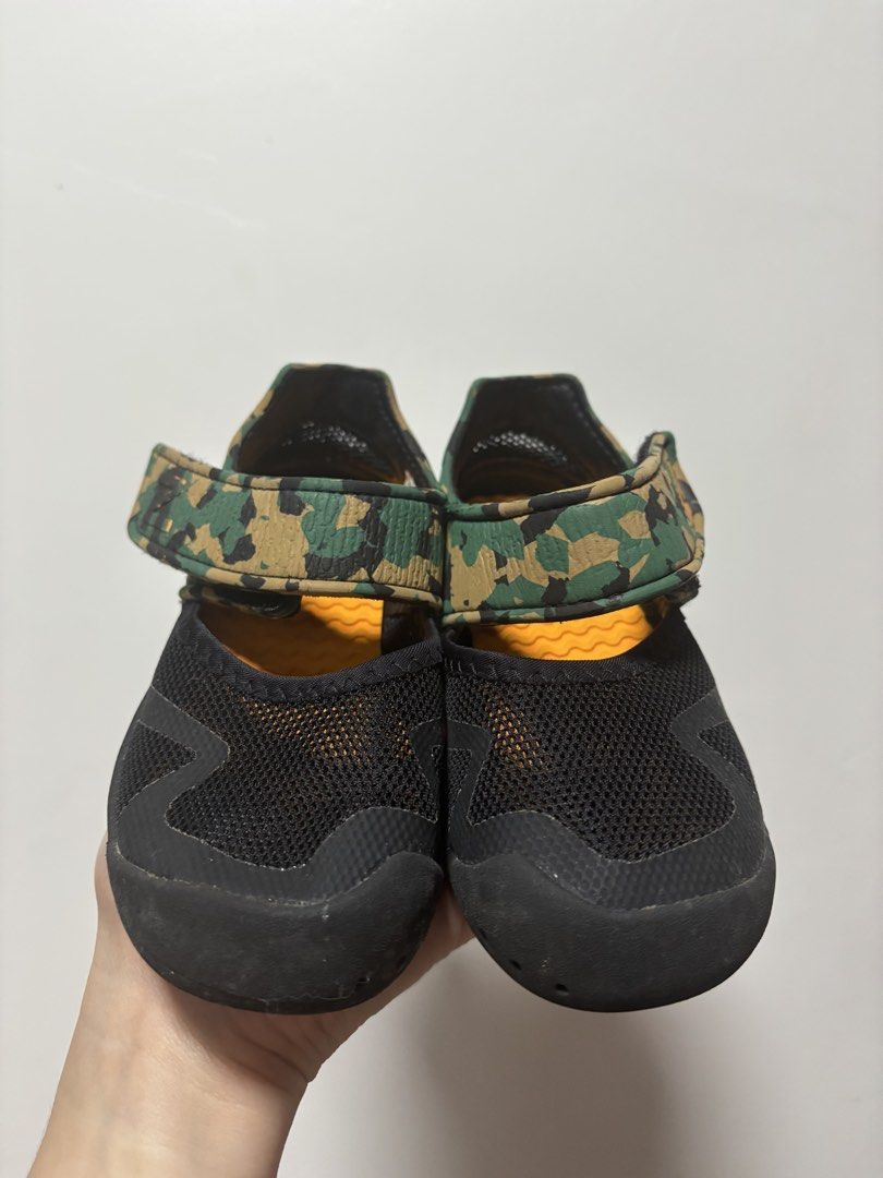 New balance sandal (16cm) (Category: Babies & Kids Fashion) located in Imus. Submitted by littlebooythriftstore (Listing ID 1460699921, Image 1). Description: Bacoor.