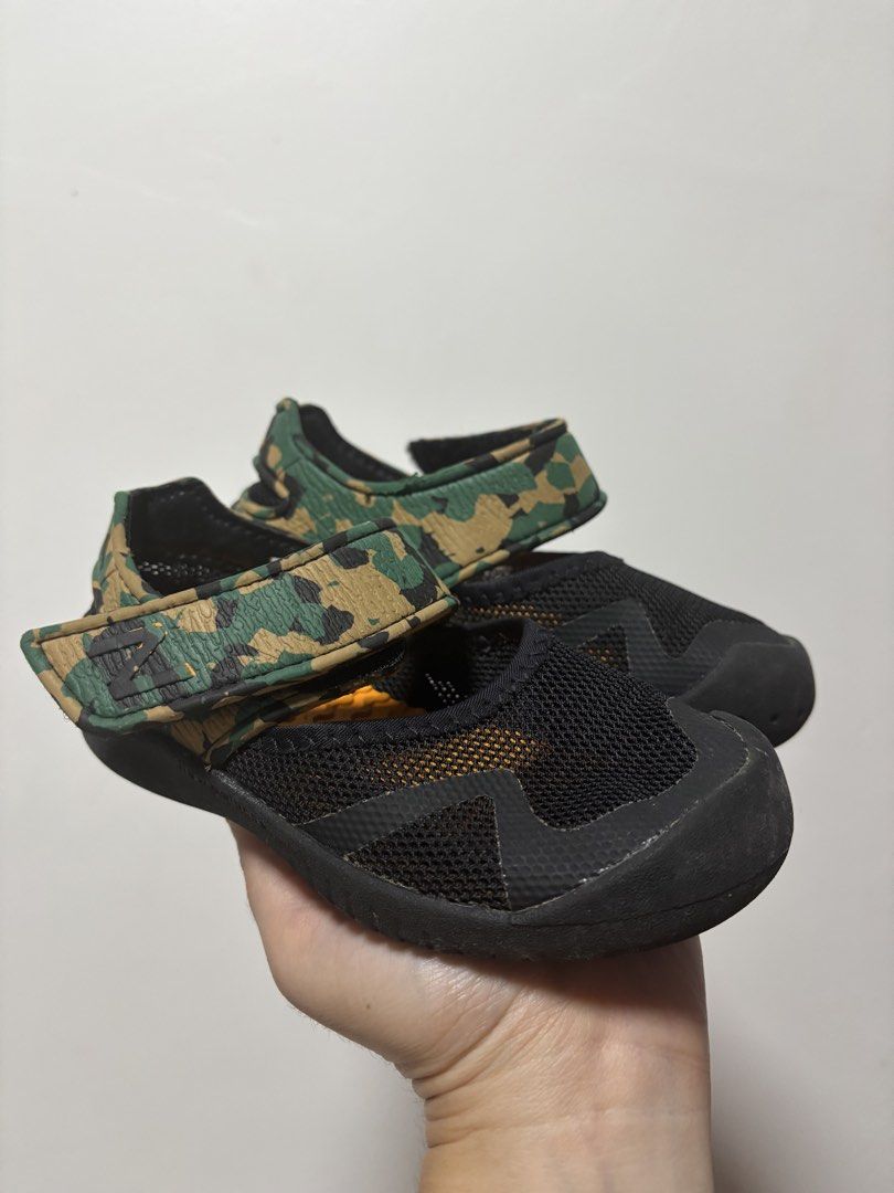 New balance sandal (16cm) (Category: Babies & Kids Fashion) located in Imus. Submitted by littlebooythriftstore (Listing ID 1460699921, Image 2). Description: Bacoor.