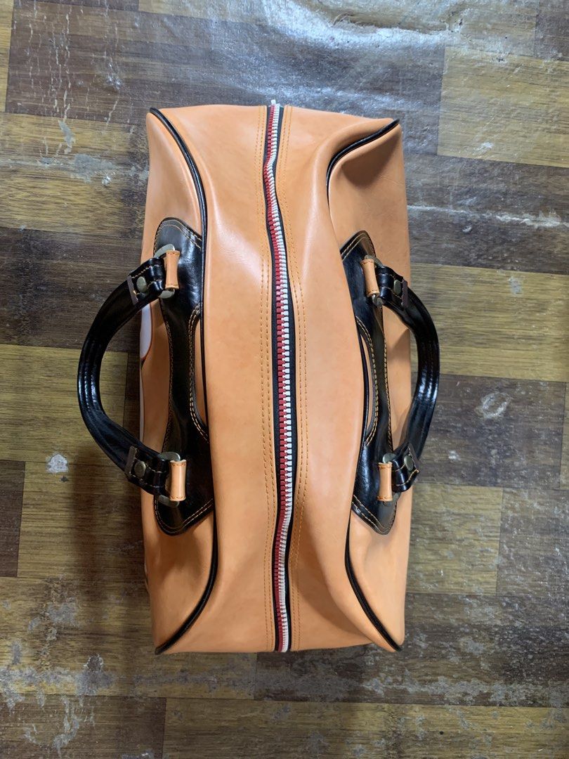NEW CHAMPION LEATHER BOWLING BAG (Category: Belt bags, Clutches and Pouches) located in Davao. Submitted by yokapaynds (Listing ID 1466722029, Image 3). Description: Width 19 Length 9 No Issue Good as new.