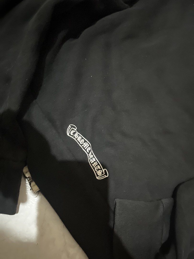 NGA CHROME HEARTS (Category: Hoodies) located in Butuan. Submitted by darlingdressco. (Listing ID 1466741109, Image 2). Description: issue zip.