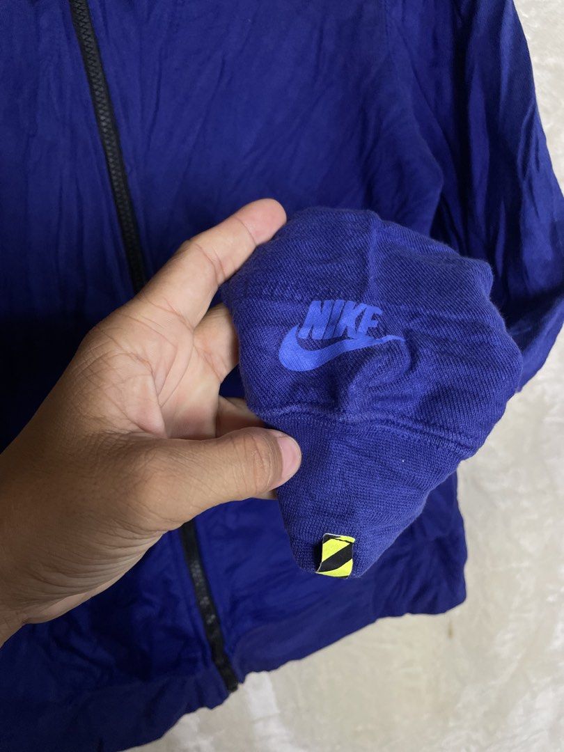 Nike (Category: Coats, Jackets and Outerwear) located in Molave. Submitted by ikong_thrift07 (Listing ID 1466574127, Image 3). Description: .