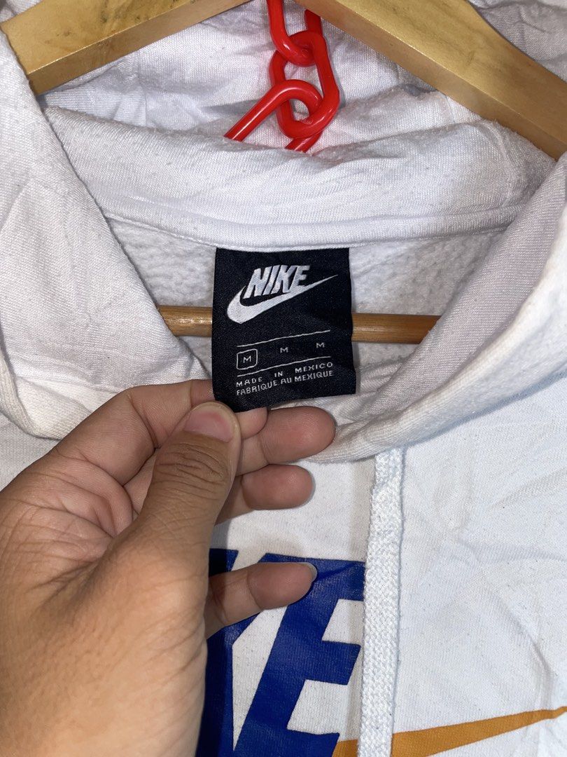 Nike (Category: Coats, Jackets and Outerwear) located in Molave. Submitted by ikong_thrift07 (Listing ID 1466574326, Image 3). Description: Need wash.