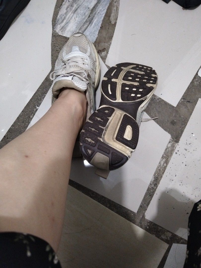 Nike (Category: Sneakers) located in El Salvador. Submitted by francheskaukayukay (Listing ID 1466604920, Image 3). Description: size 6.5.