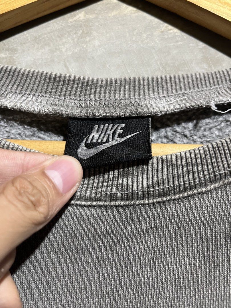 NIKE (Category: Hoodies) located in Davao. Submitted by rylthriftz12 (Listing ID 1466683118, Image 3). Description: NEED WASH.