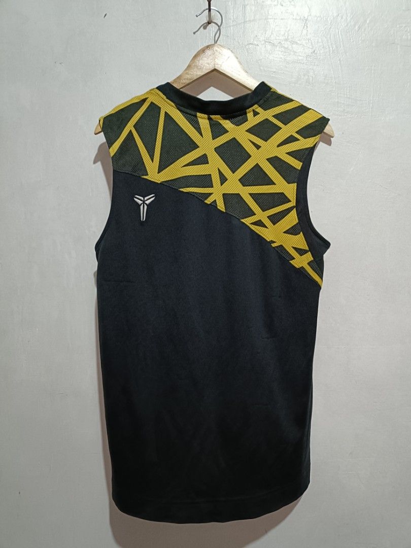 Nike 2000s Kobe Bryant Tank Top (Category: Activewear) located in Las Pinas. Submitted by william_thrift_2023 (Listing ID 1466712433, Image 2). Description: Nike 2000s Kobe Bryant Tank Top (OFF) Size Large Good Condition L 28 x 20 W Issue Fabric Snag (Nasa Pic ⬇️) ₱200 💵 DM ME Laspiñas/Greenhills Loc 📍.