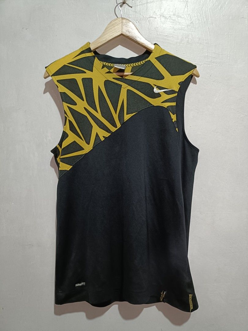 Nike 2000s Kobe Bryant Tank Top (Category: Activewear) located in Las Pinas. Submitted by william_thrift_2023 (Listing ID 1466712433, Image 1). Description: Nike 2000s Kobe Bryant Tank Top (OFF) Size Large Good Condition L 28 x 20 W Issue Fabric Snag (Nasa Pic ⬇️) ₱200 💵 DM ME Laspiñas/Greenhills Loc 📍.