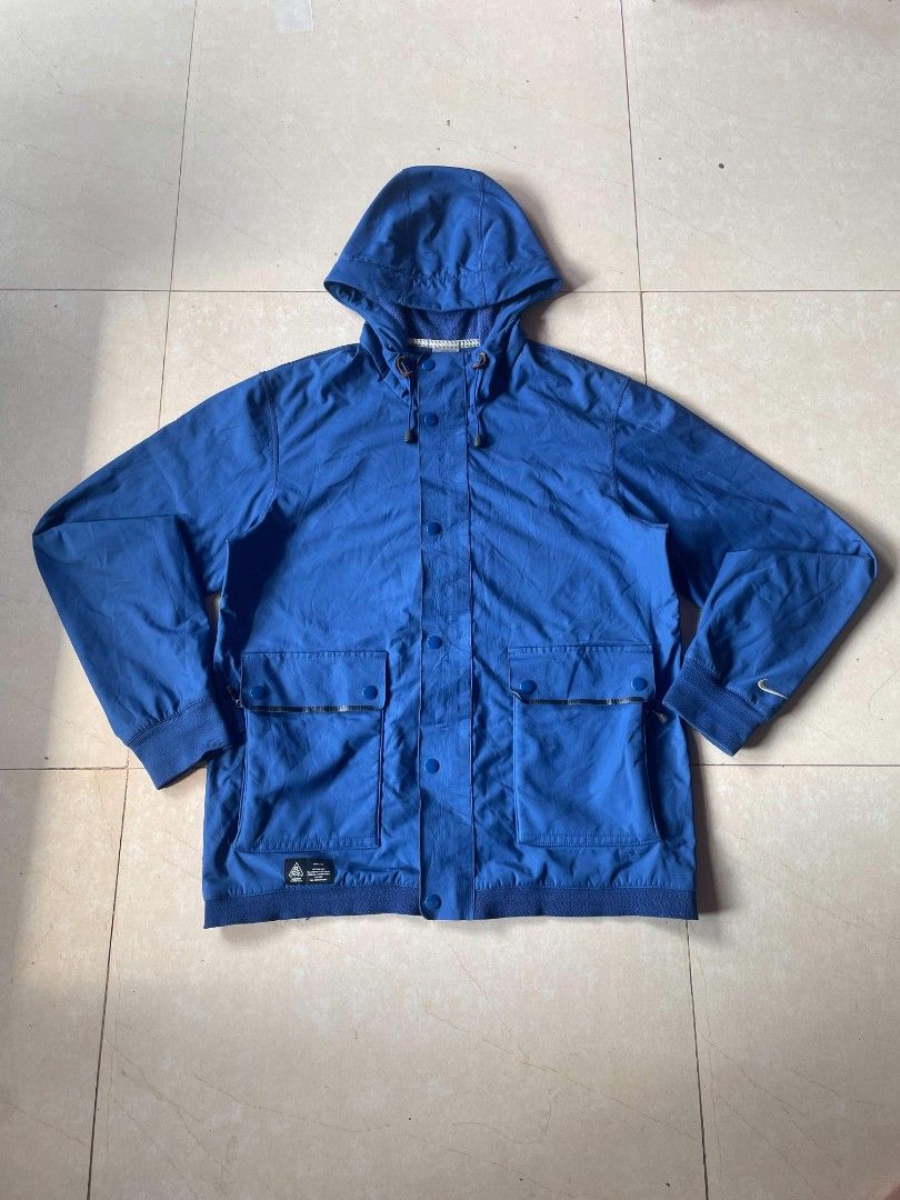 Nike ACG hooded jacket (Category: Coats, Jackets and Outerwear) located in Bacolod City. Submitted by thriftedlifestore (Listing ID 1466705210, Image 1). Description: Mens Fit to Large Condition: Very Good Issue: Washable Stains and Repairable Expired Glue on pockets ( Please Pm nlng po sa issue) color rate: 8/10.