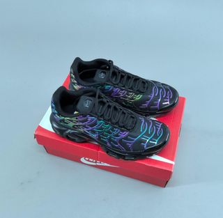 (Category: ) located in . Submitted by khai.uasneakers (Listing ID 1466667118, Image 1). Description: .