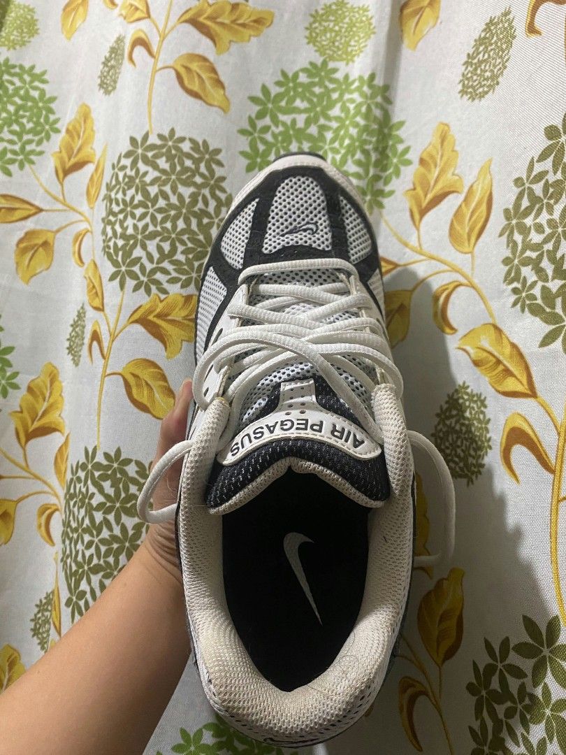 Nike Air Pegasus 2005 White Black (Category: Sneakers) located in Marikina City. Submitted by sorianojuan867 (Listing ID 1466564815, Image 2). Description: Rfs: Need Cashh 3x lang nagamit Madumi lang dahil sa alikabok dahil nakatambak lang.