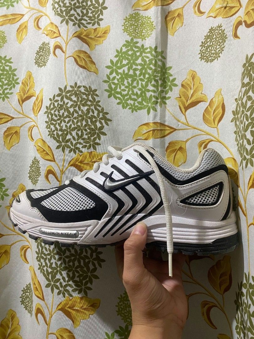 Nike Air Pegasus 2005 White Black (Category: Sneakers) located in Marikina City. Submitted by sorianojuan867 (Listing ID 1466564815, Image 1). Description: Rfs: Need Cashh 3x lang nagamit Madumi lang dahil sa alikabok dahil nakatambak lang.