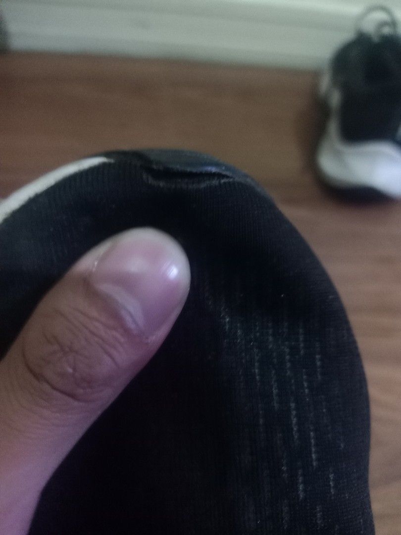 Nike Air Zoom Winflo 7 (Category: Sneakers) located in Silang. Submitted by dethroned0 (Listing ID 1466653243, Image 3). Description: Size 10 US Good condition Needs wash Issue: kita sa pic, does not affect pag natakbo 350 + sf only RUSH! Location: Silang Cavite .